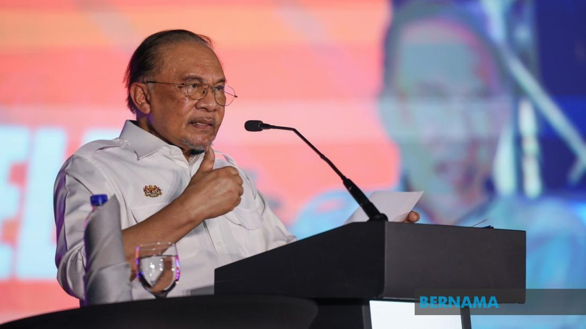 Anwar Pushes FELDA to Embrace Accountability and Prevent Governance Failures