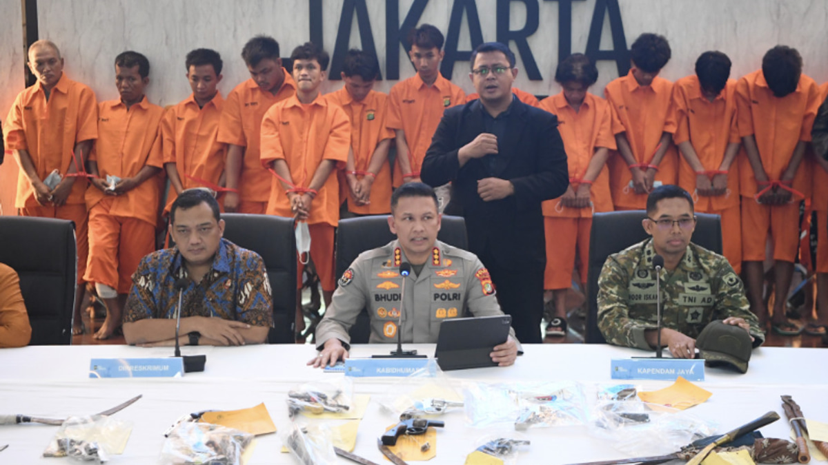 Indonesia's Joint Police-Military Street Crime Crackdown Sparks Extrajudicial Killing Concerns