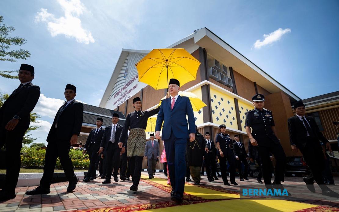 Sultan Nazrin Inaugurates Manjung's New Merdeka Hall as City Eyes Tourism Growth