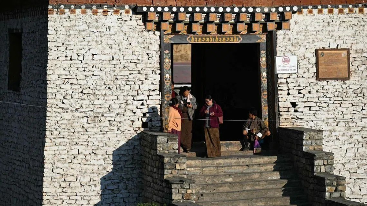 Bhutan's Cash-for-Babies Plan Signals Demographic Desperation as Young Flee Himalayan Kingdom