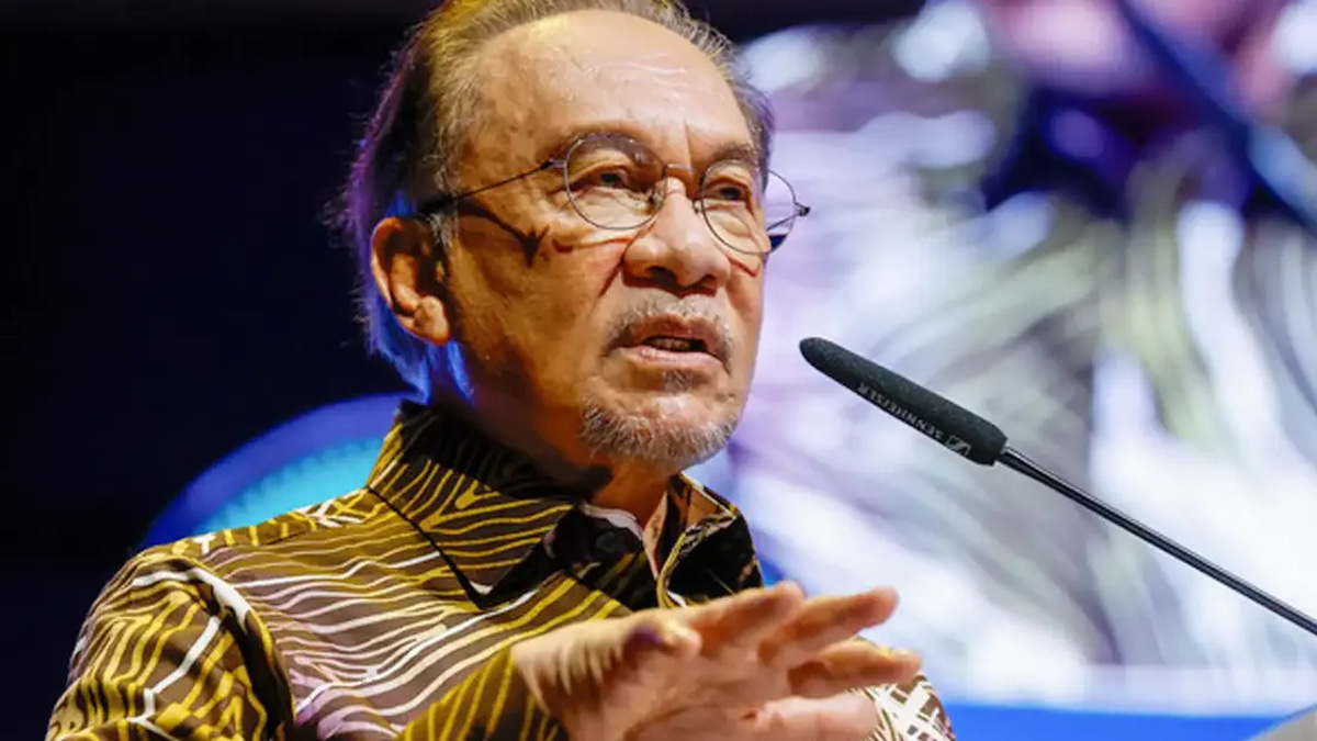 PM Anwar Dismisses Snap Election Speculation, Reiterates Focus on Government Work