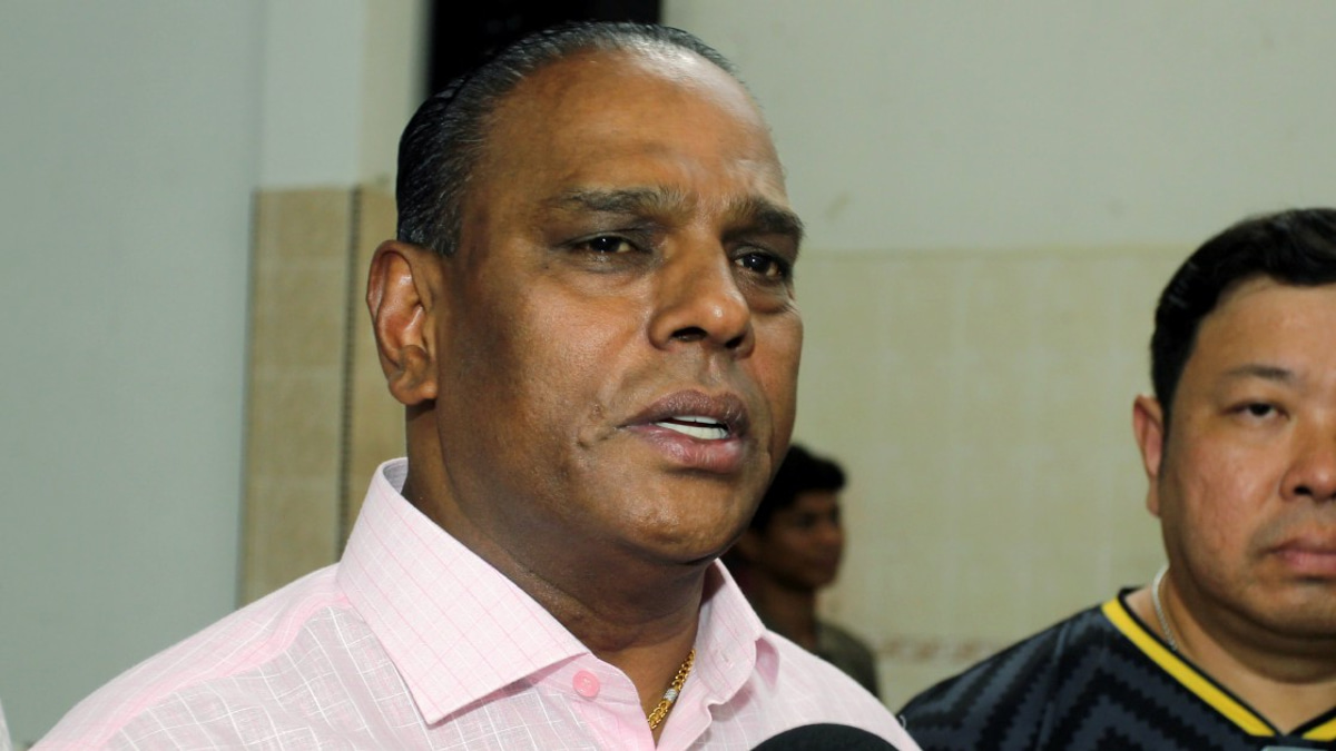 Saravanan Faces Corruption Charges as Supporters Rally at Court