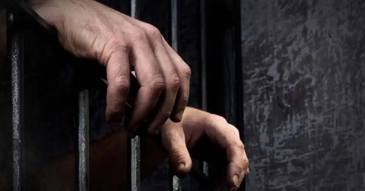 Elderly Man Imprisoned for Defaulting on RM1,000 Fine After Assaulting Police Officer