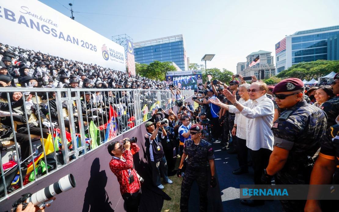 Prime Minister Anwar Praises Malaysians' Patriotic Spirit at 69th National Day Celebration