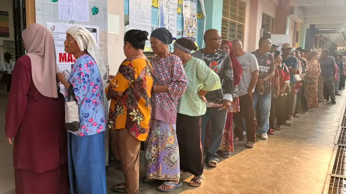 MCA's Chennah Triumph Signals Strength of Malay-Based Coalition Support, Analysts Say