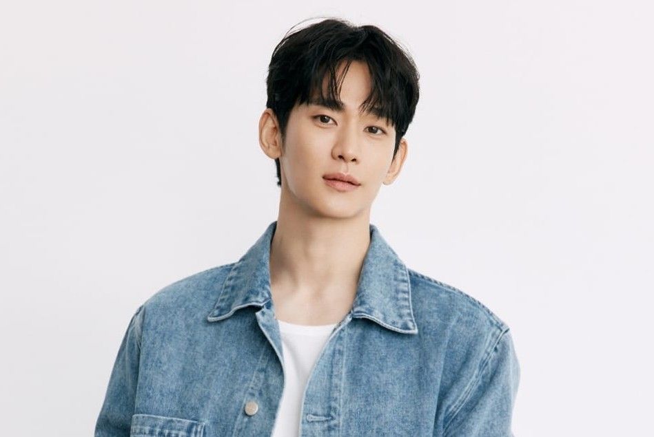 Kim Soo-hyun Marks Public Return With Bench Campaign After Year Away
