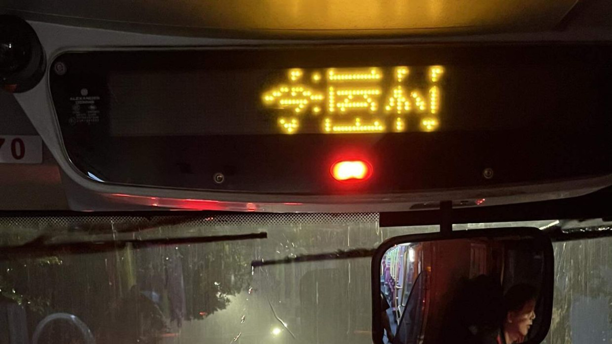 Hong Kong parents slam Observatory over last-minute rain warning downgrade
