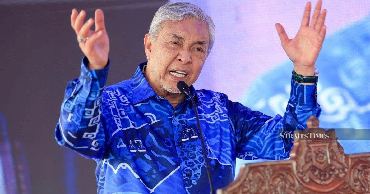 Zahid urges Johor voters to avoid previous electoral mistakes as state polls approach