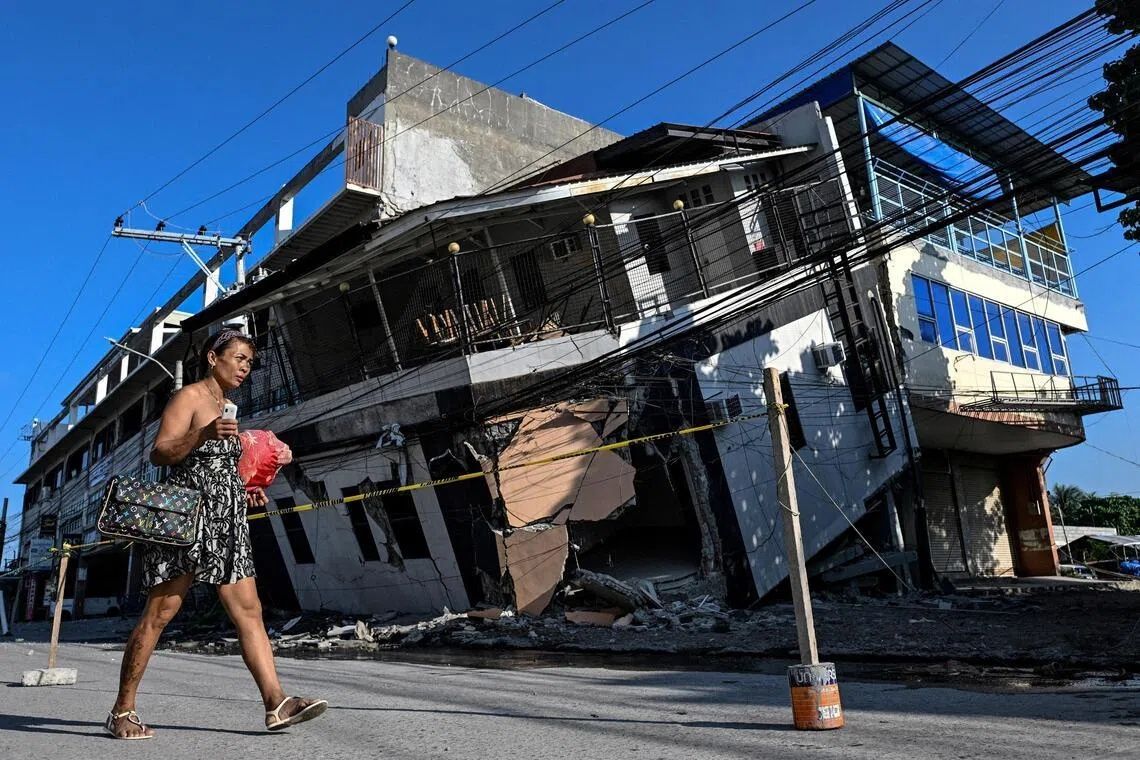 Philippine Earthquake Reshapes Coastline, Leaving Displaced Families Fearful of the Sea