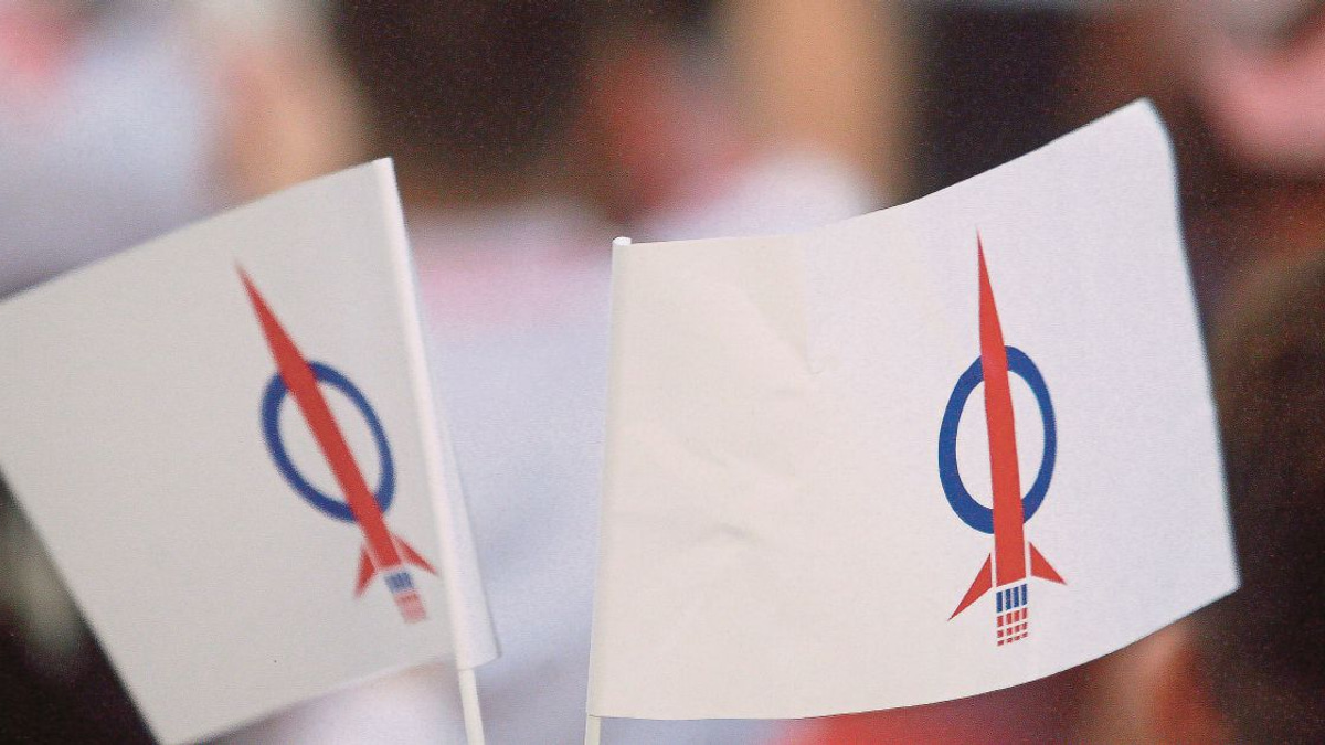 DAP's August Congress Vote Signals Critical Test for Anwar's Coalition Government