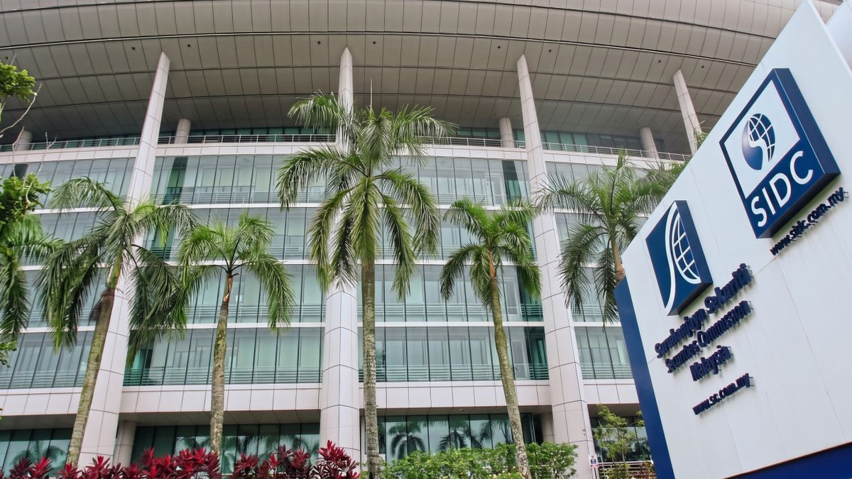 Three Brothers Charged with Operating Unlicensed Securities Dealing Business