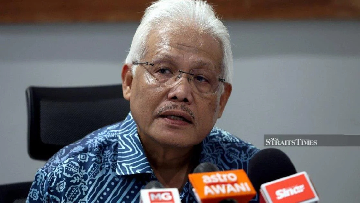 Hamzah Zainudin's New Party Eyes Role as Mediator Between Pas and Umno