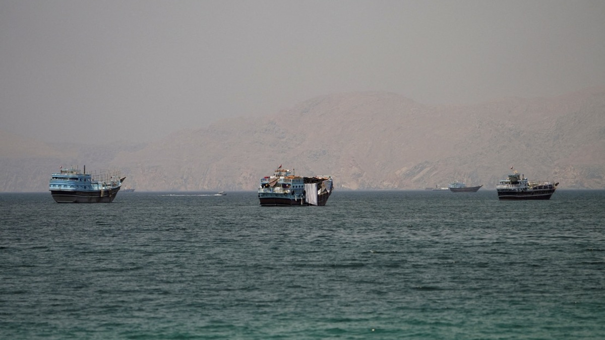 Oman Reaffirms Commitment to Free Passage Through Strait of Hormuz Following Iran Talks