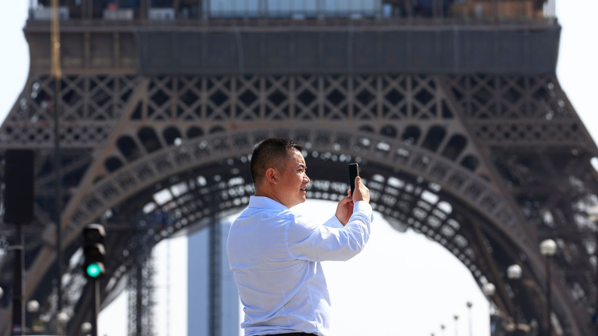 France Implements Strict Ban on Unsolicited Marketing Calls, Raising Regional Concerns