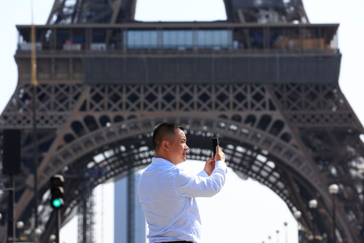 France Implements Strict Ban on Unsolicited Marketing Calls, Raising Regional Concerns