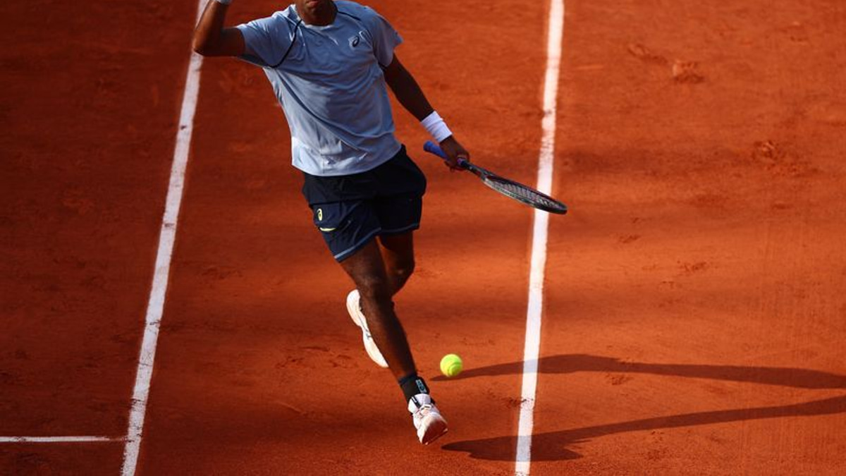 American wildcard Basavareddy stuns seventh seed Fritz at French Open