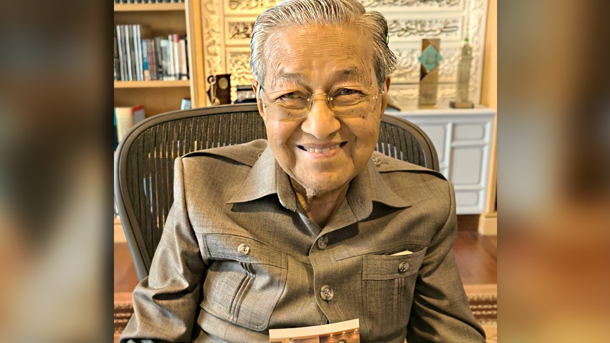 Cabinet Ministers Mark Dr Mahathir's 101st Birthday With Warm Wishes