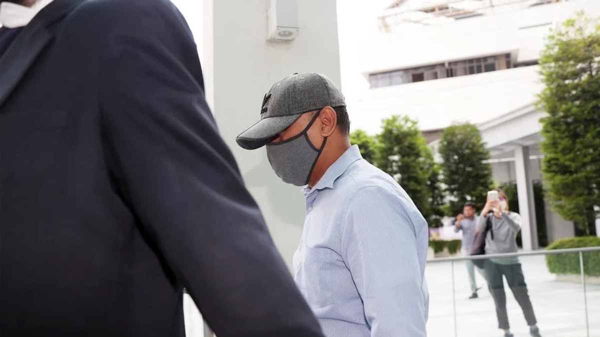 Singapore mosque executive chairman jailed 14 months for corruption in construction contracts