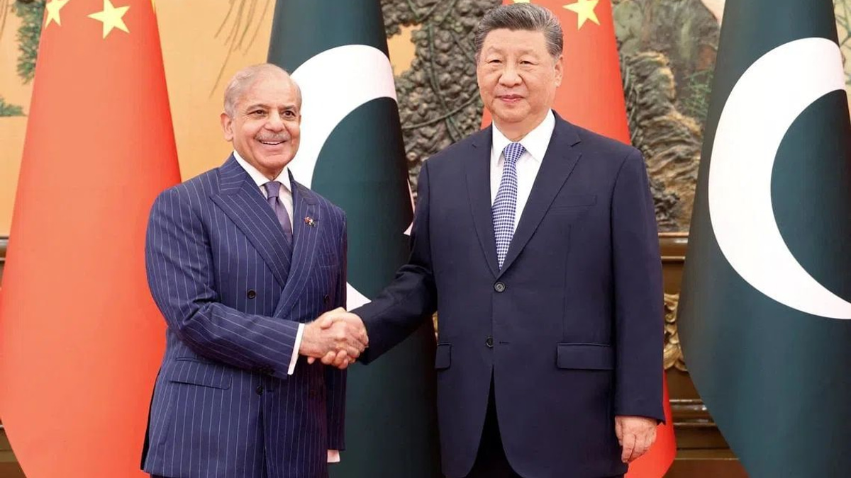 Xi Jinping Lauds 'Unbreakable' Bond with Pakistan, Backs Mediation Role