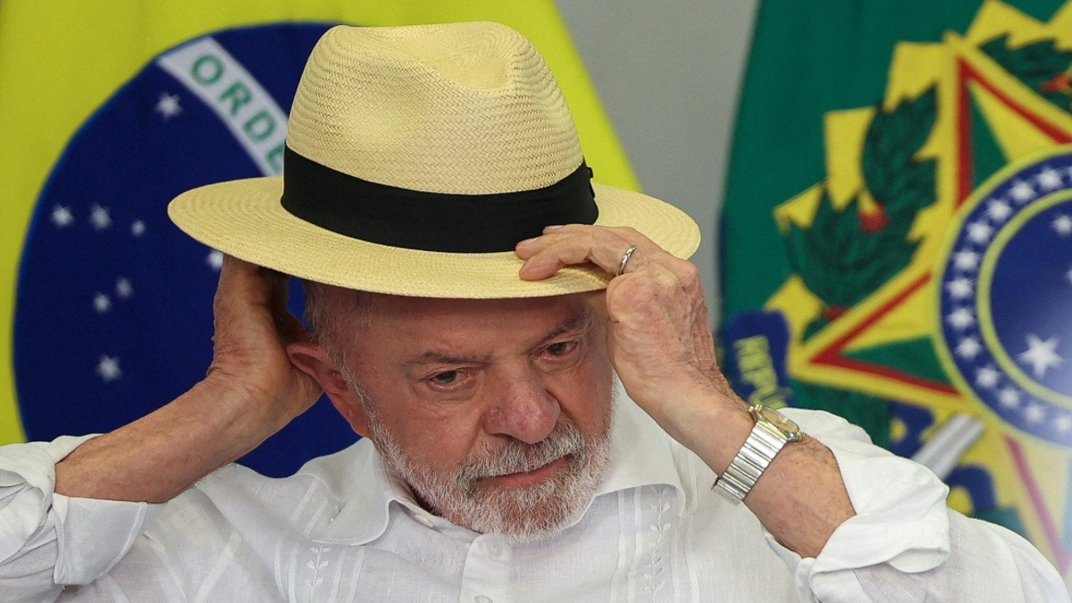 Lula Maintains Slim Edge Over Bolsonaro's Son in Brazilian Election Race