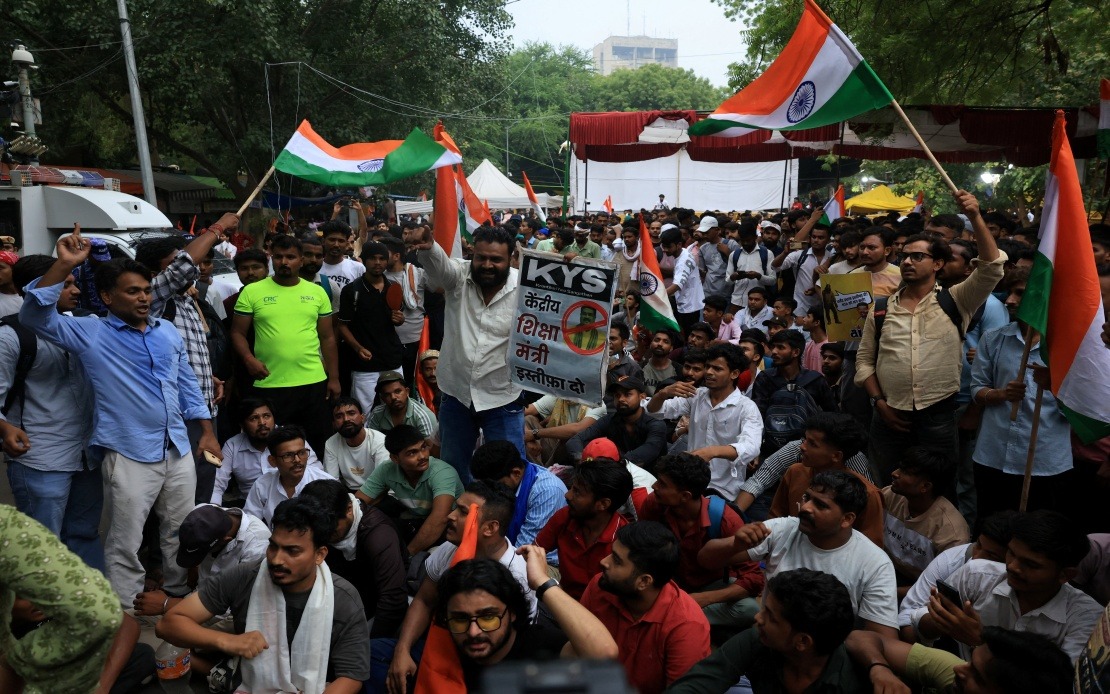 Indian Youth Movement Stages Parliament March Demanding Education Overhaul