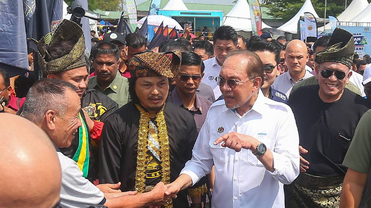 National Stability Depends on Unity, PM Tells Malaysians to Shun Racial Divisions