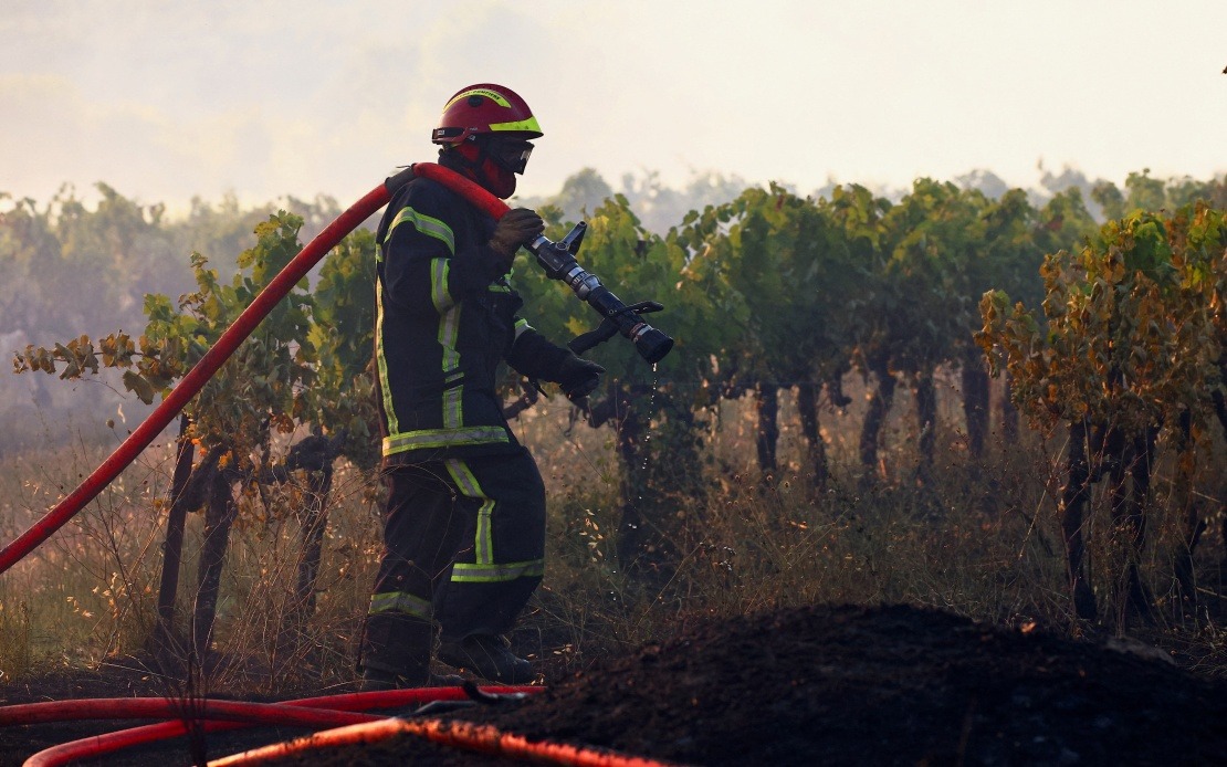 Massive Wildfire Sweeps Through France's Var Region, Displacing Hundreds