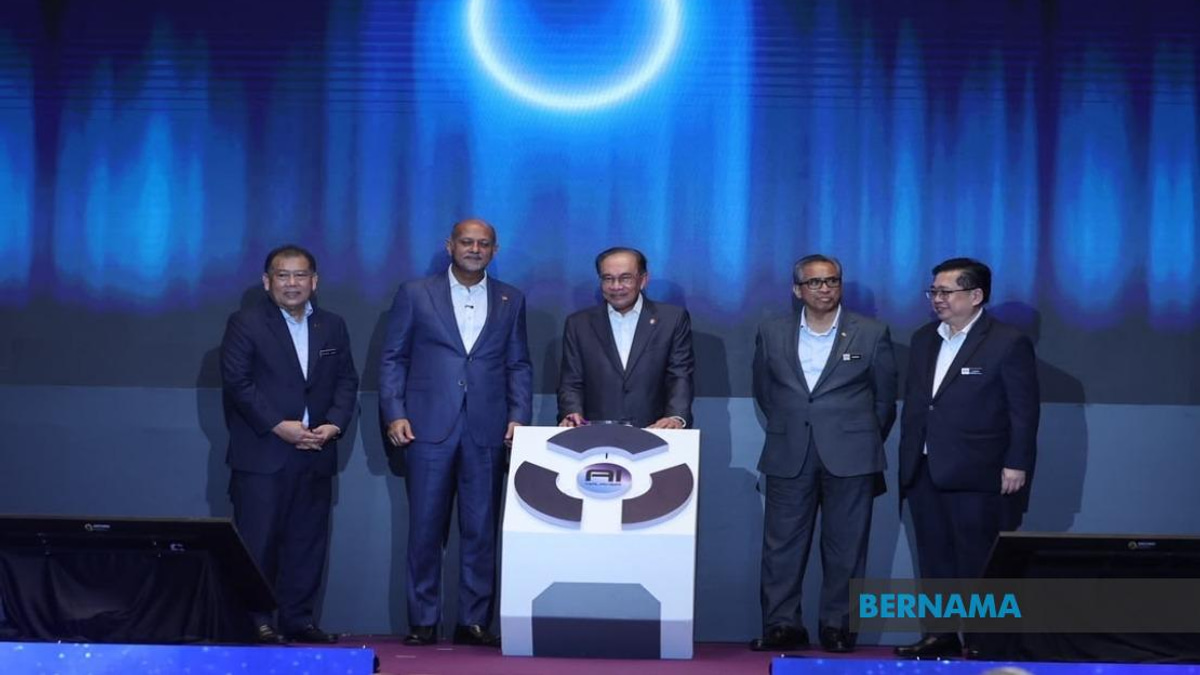 Government to Give Free AI Software Access to Young Malaysians Completing Digital Courses