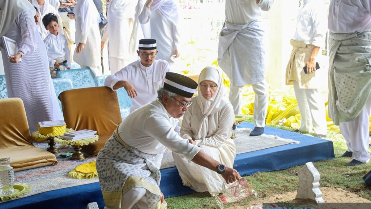 Tengku Puteri Seri Kemala, Elder Sister of Pahang Sultan, Laid To Rest in Pekan
