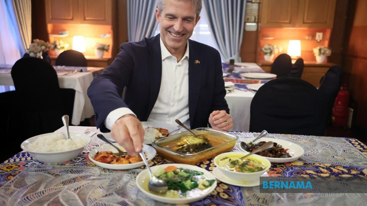 EU Ambassador Falls for Pahang's Tempoyak
