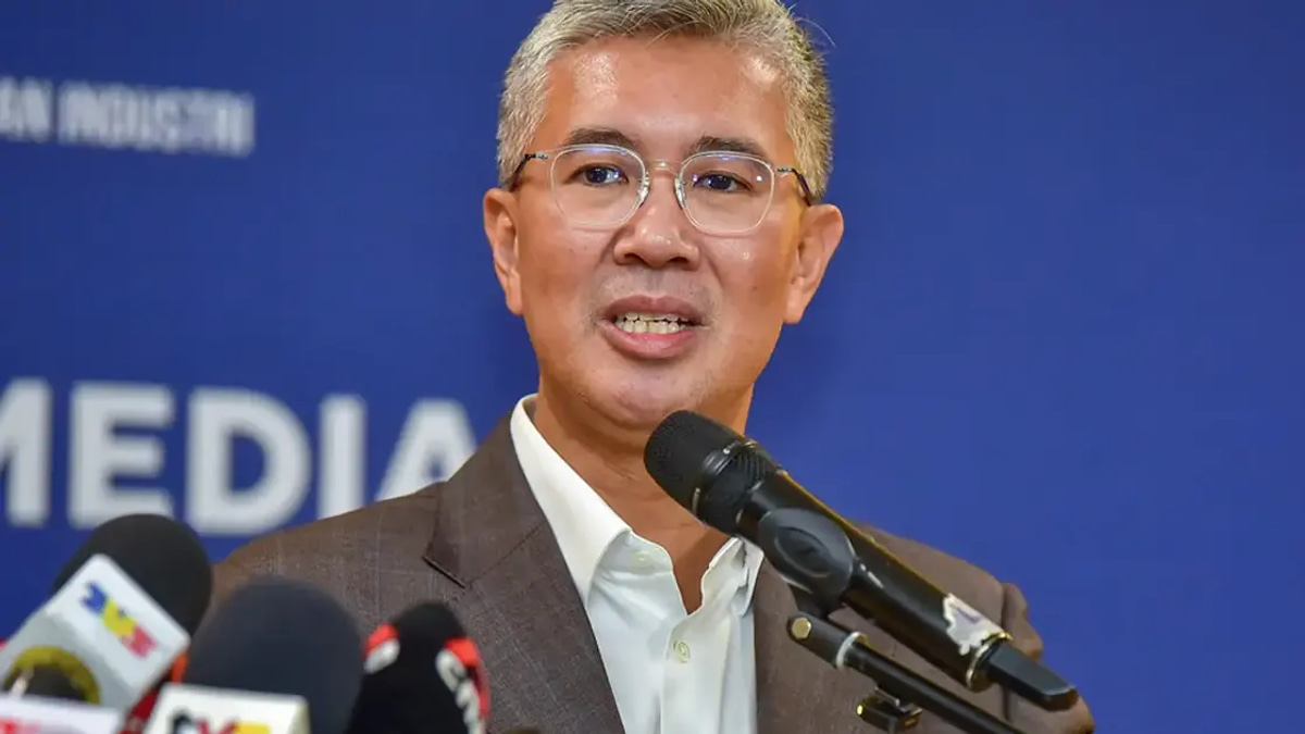 Tengku Zafrul Prepared to Contest Against Rafizi in Pandan