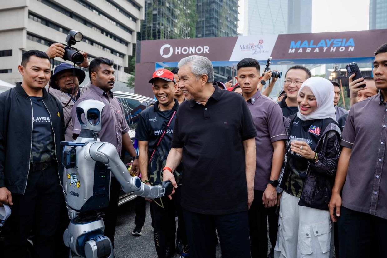 HONOR's Humanoid Robots Make Malaysian Debut at Marathon 2026, Signalling Tech Push in Region