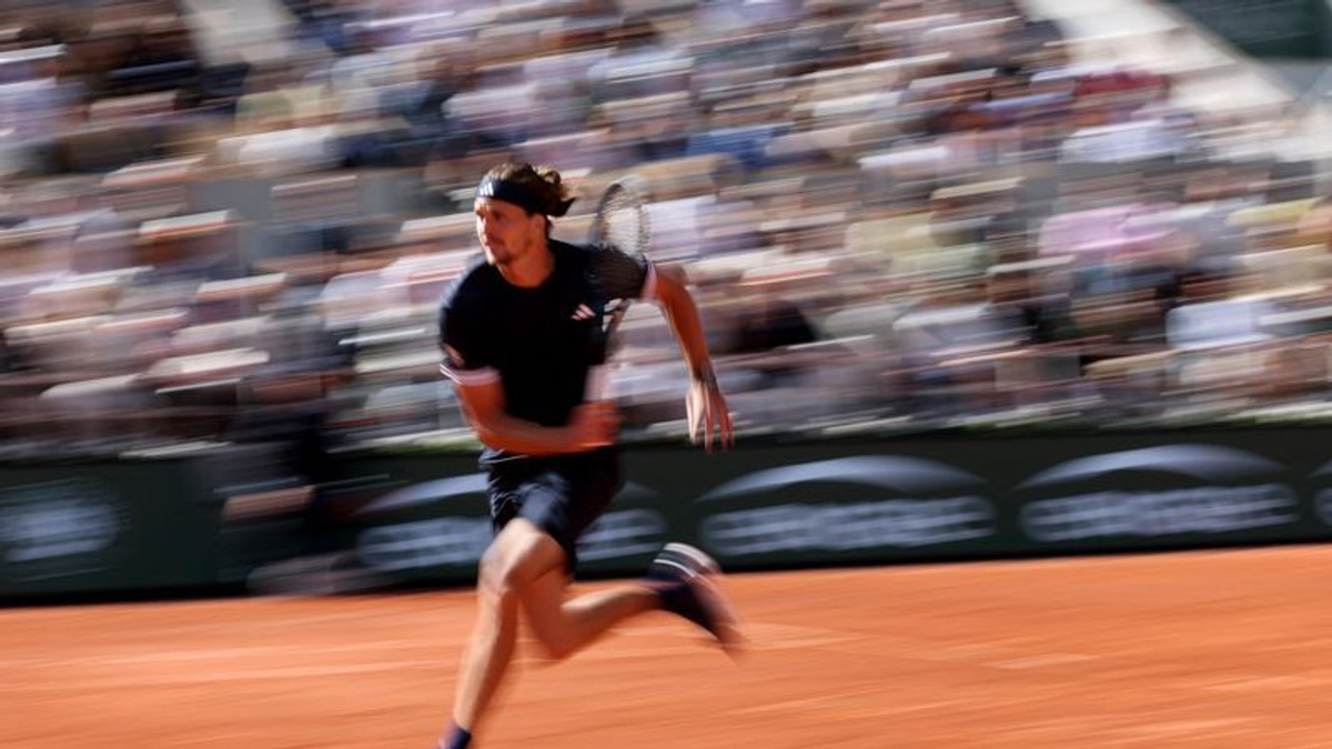 Zverev Advances to French Open Final, Sets Up Italian Showdown