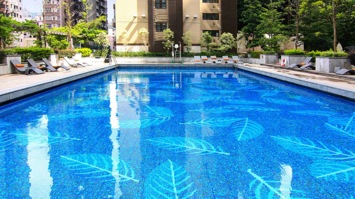 Hong Kong Pool Shut Down After Lifeguard Credential Fraud Discovery