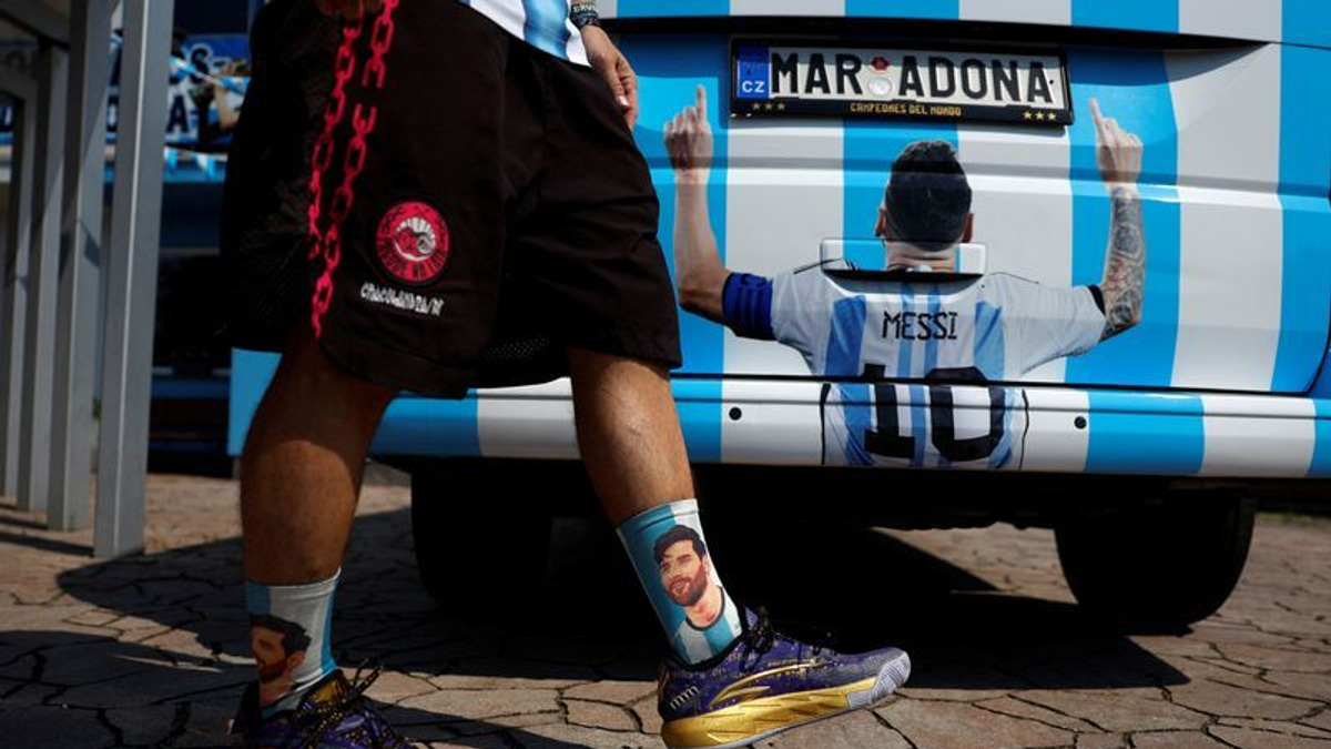 Czech superfan's unwavering devotion to Argentina transforms countryside home into football shrine