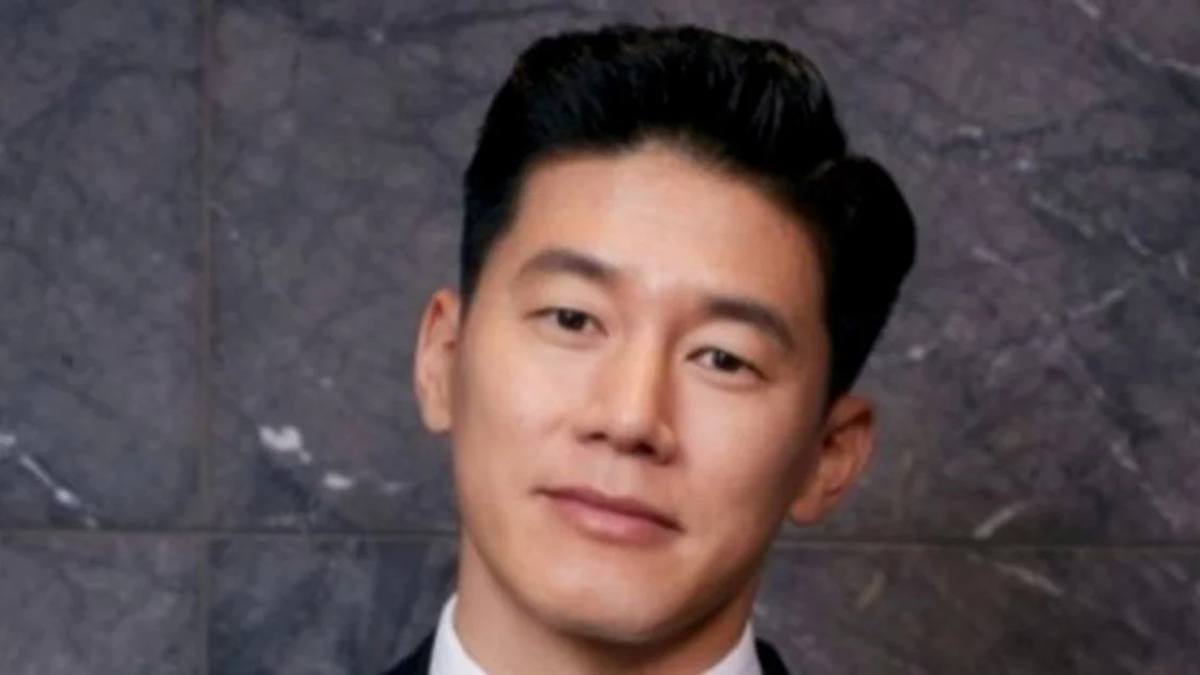 From Rags to Recognition: Korean Star Kim Mu Yeol's Struggle on RM500 Annually Before Breakthrough