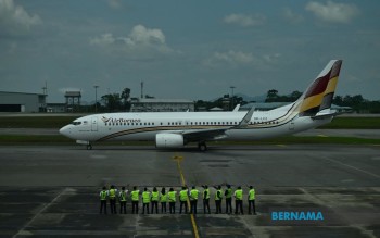 DPM Fadillah Welcomes AirBorneo's Historic Inaugural Flight at KLIA