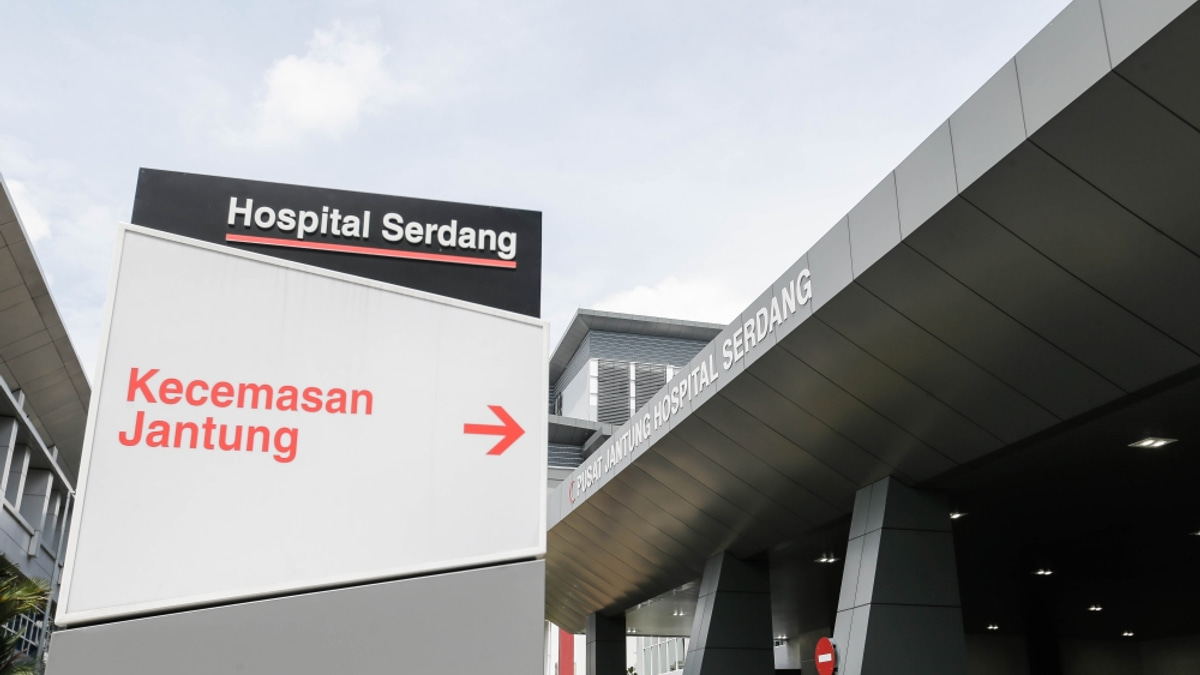 Anwar Praises Serdang Hospital's Excellence in Cardiac Care