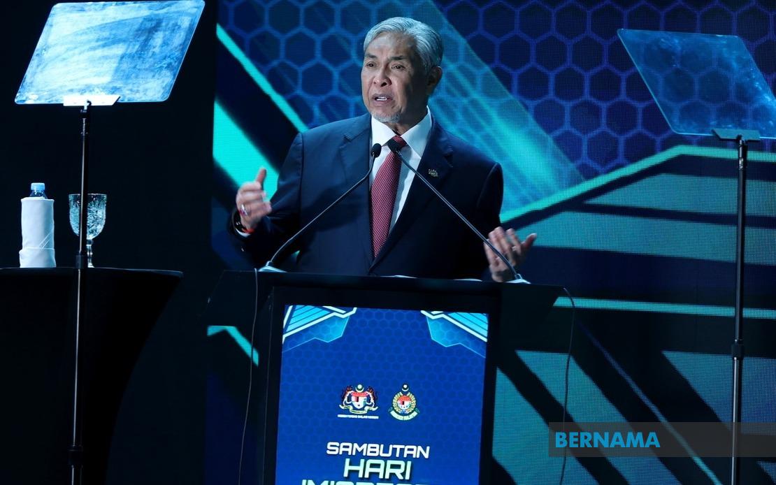 BN Commits to Unity Government Following UMNO Assembly Resolution