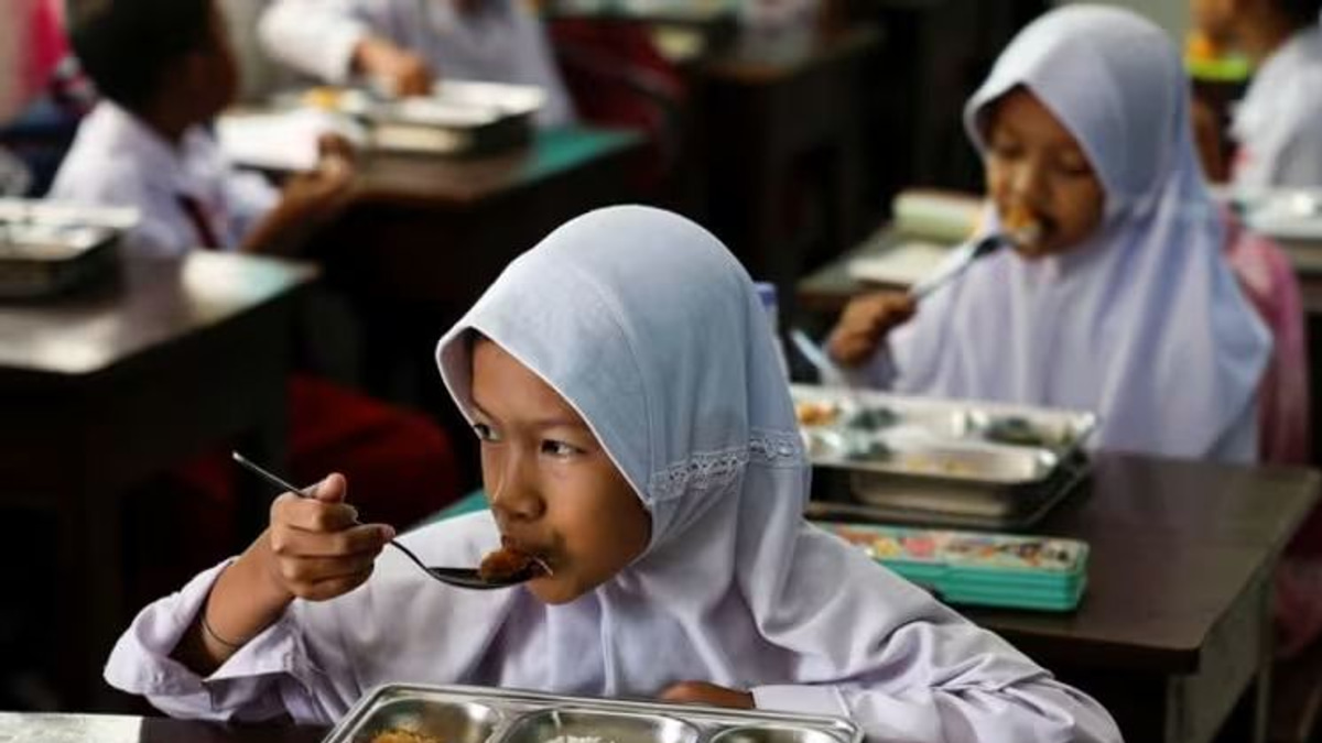 Indonesia's Free Meals Programme in Crisis as Second Agency Chief Resigns Over Health