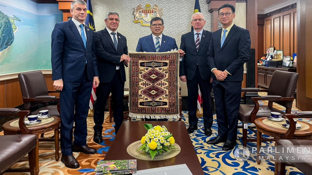 Azerbaijan Seeks Closer Parliamentary and Economic Ties With Malaysia