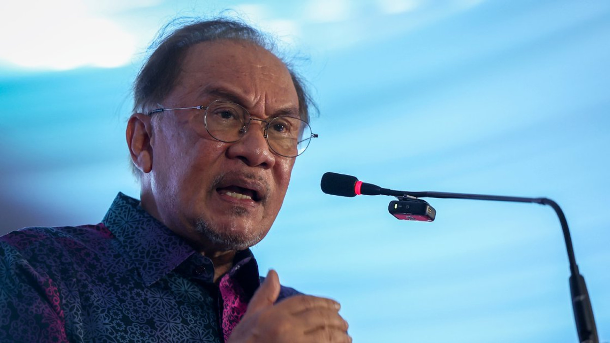 Malaysia Will Not Allow Its Ports to Serve Israeli Trade, Anwar Declares
