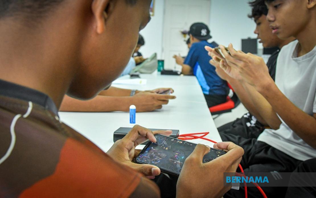 Malaysia Intensifies Push to Enforce Under-16 Social Media Ban Through Parental Education
