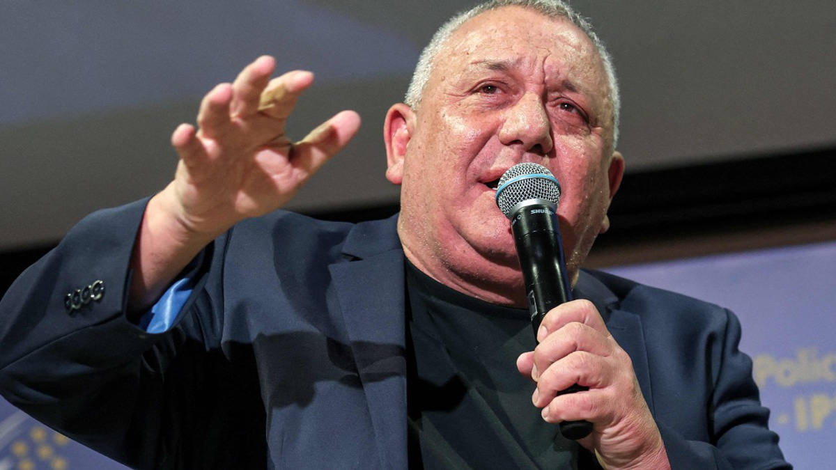 Israel's Former Military Chief Challenges Netanyahu in High-Stakes Election