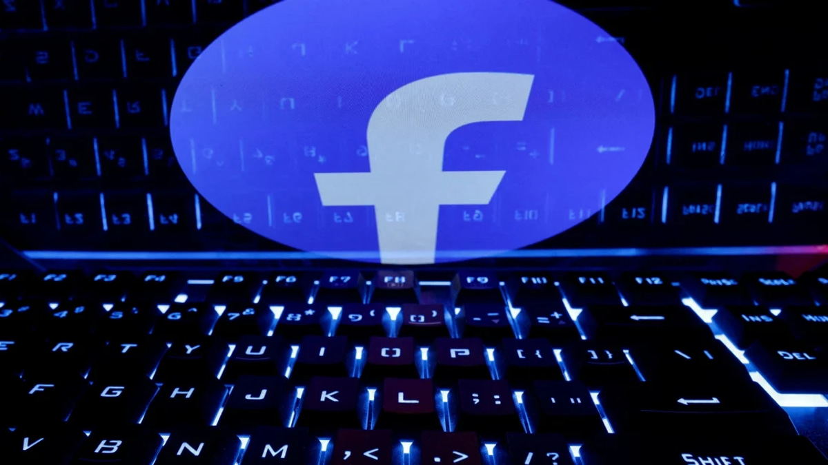 Thai Court Sentences Man to 18 Months Prison for Facebook Monarchy Comment