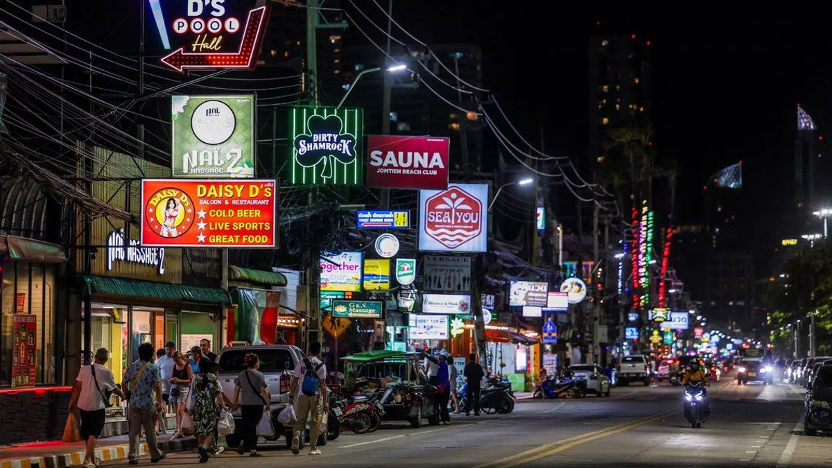 US Navy carrier visit to Pattaya stirs economic hopes and exploitation concerns