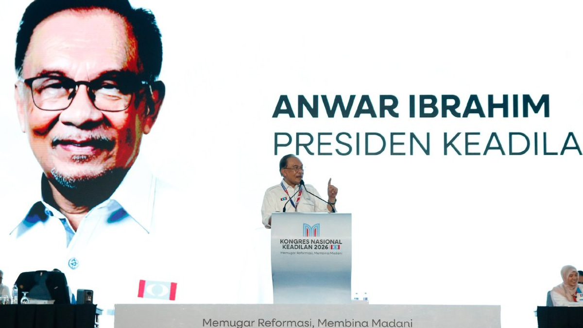 PKR Charts Middle Path: Anwar Confirms Dual Alignment with Both BN-Umno and Pakatan Harapan
