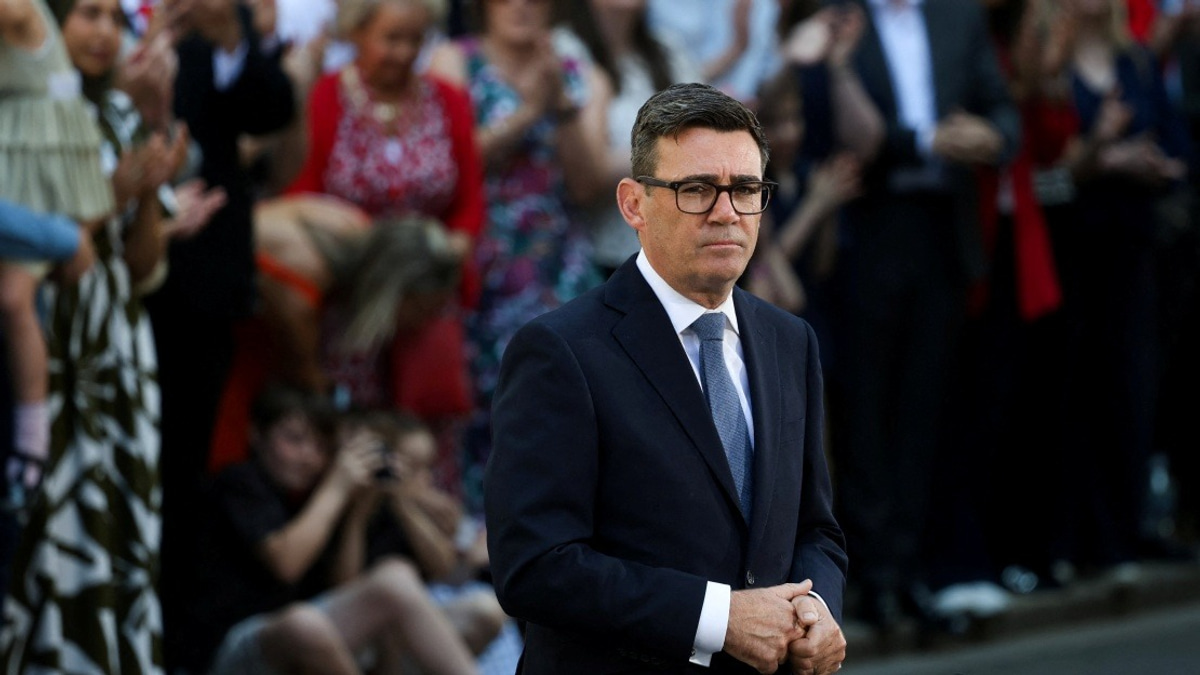 Andy Burnham Becomes UK Prime Minister Following Starmer's Resignation