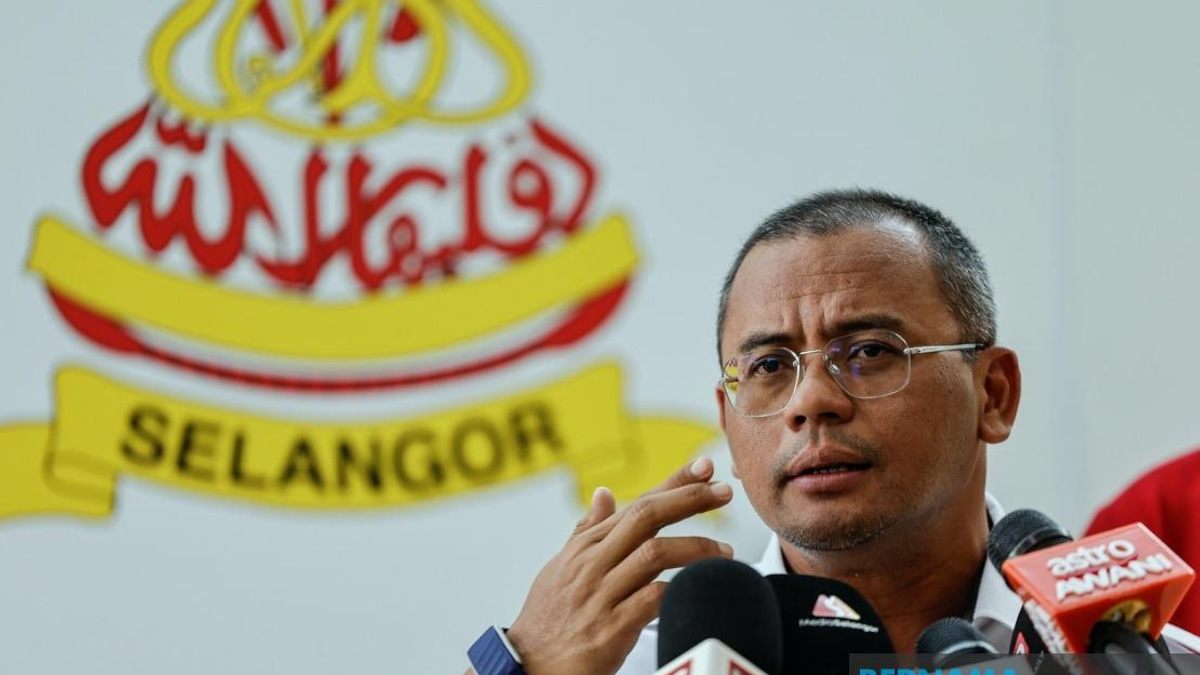 Amirudin Warns Against 'Selective Loyalty' to Monarchy and Religion