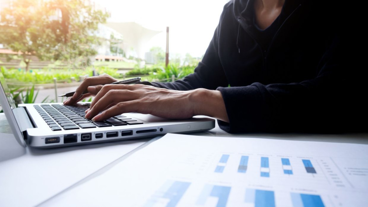 Using AI for Money Advice? Keep Critical Decisions in Your Hands